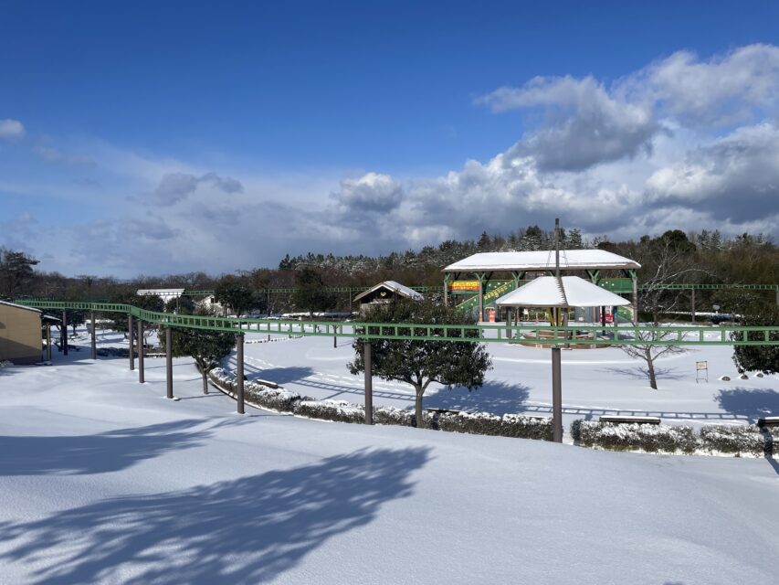 1/26（月）積雪による乗り物広場・ふわふわドームのご利用について