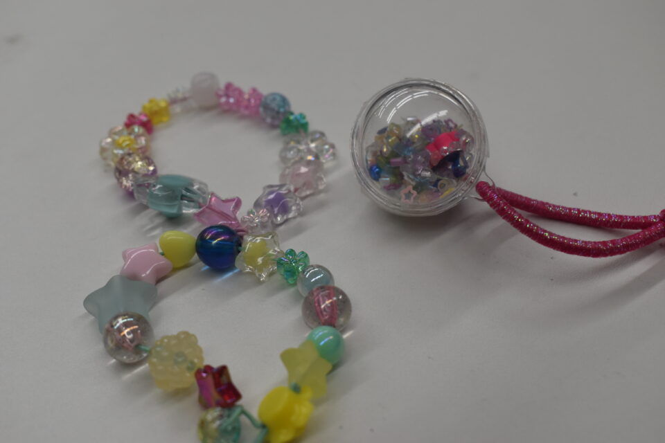 ビーズでアクセサリー作り